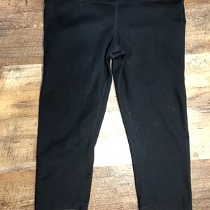 GapFit blackout technology leggings